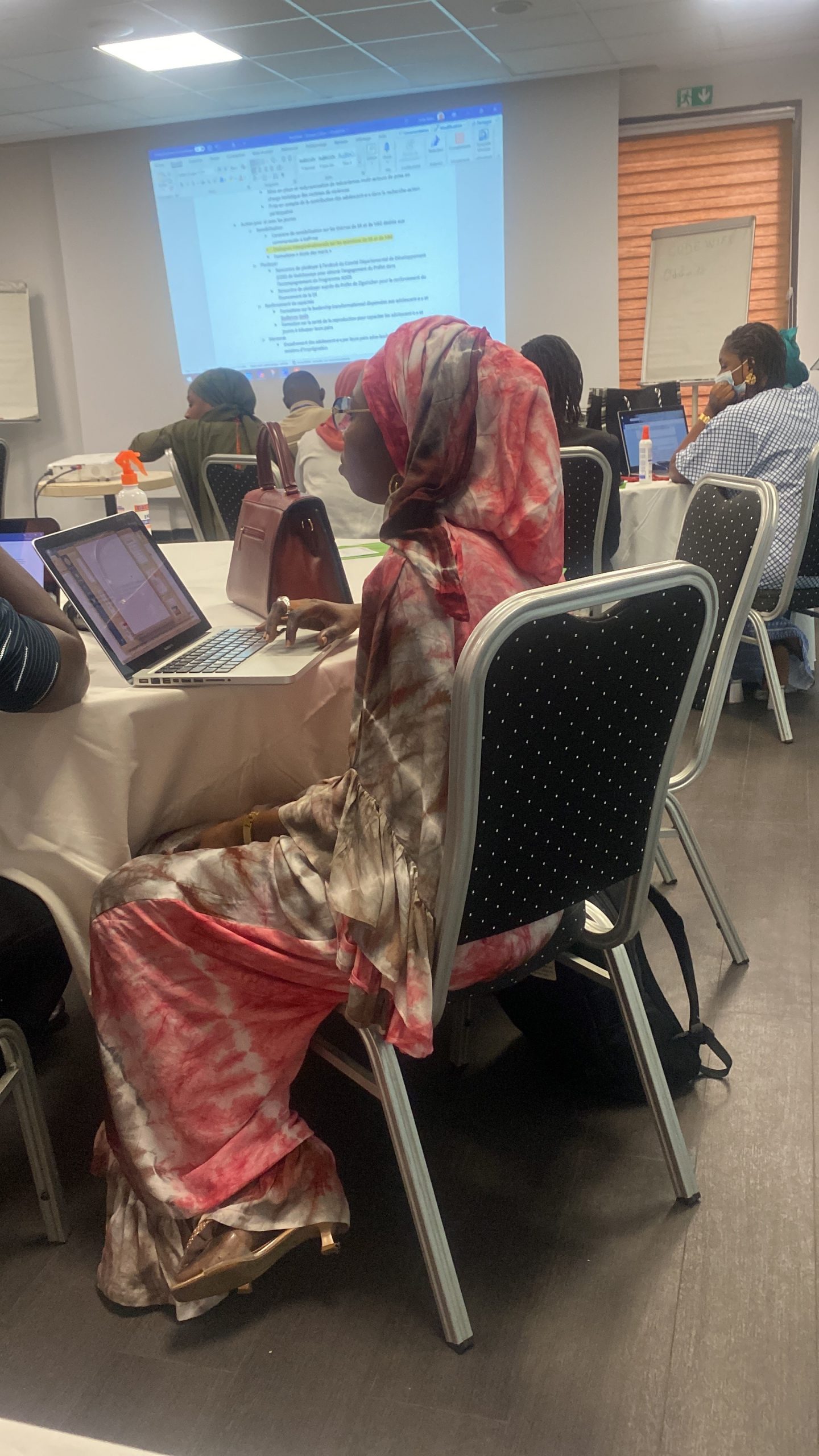 Atelier d’élaboration des Produits de Connaissances pour le Partage des résultats du Programme ADOS Hôtel Onomo du 18 au 19 Mars 2024